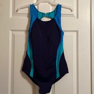 Inches off brand swimsuit. Size 16W.